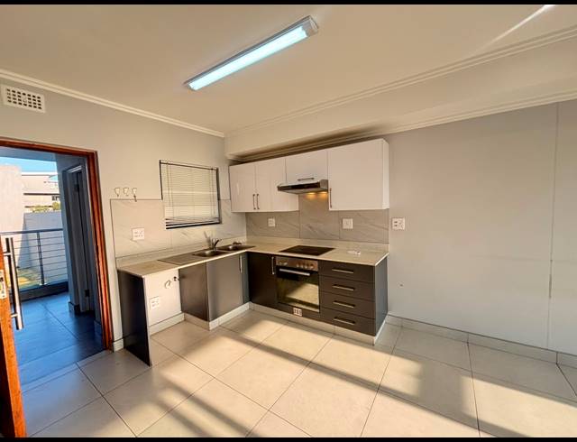 2 BEDROOM APARTMENT FOR SALE IN UMHLANGA RIDGE